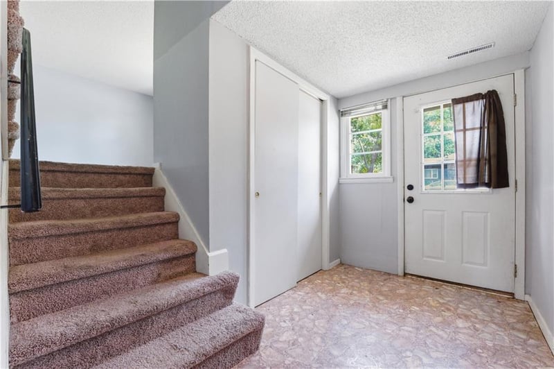 7514 Virginia Ave, Gladstone, MO 64118