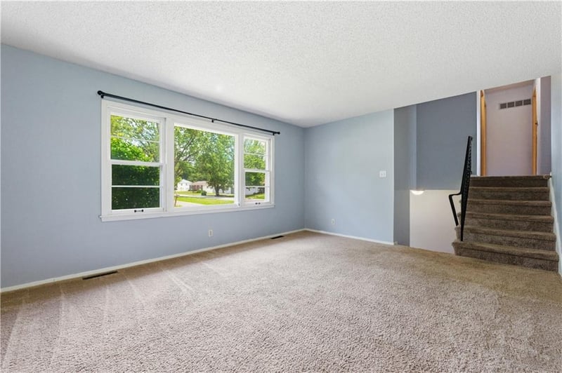 7514 Virginia Ave, Gladstone, MO 64118
