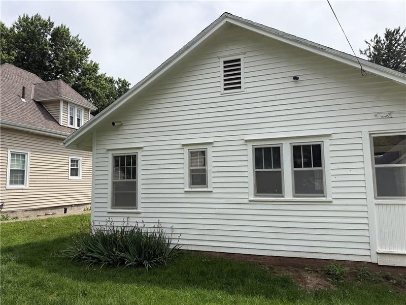 2907 Felix St, St Joseph, MO 64501