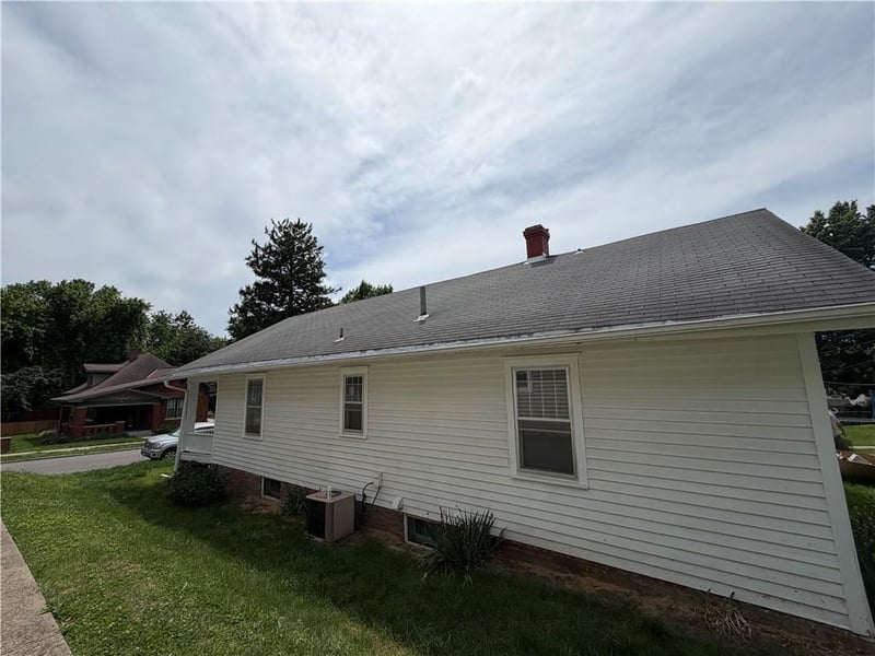 2907 Felix St, St Joseph, MO 64501
