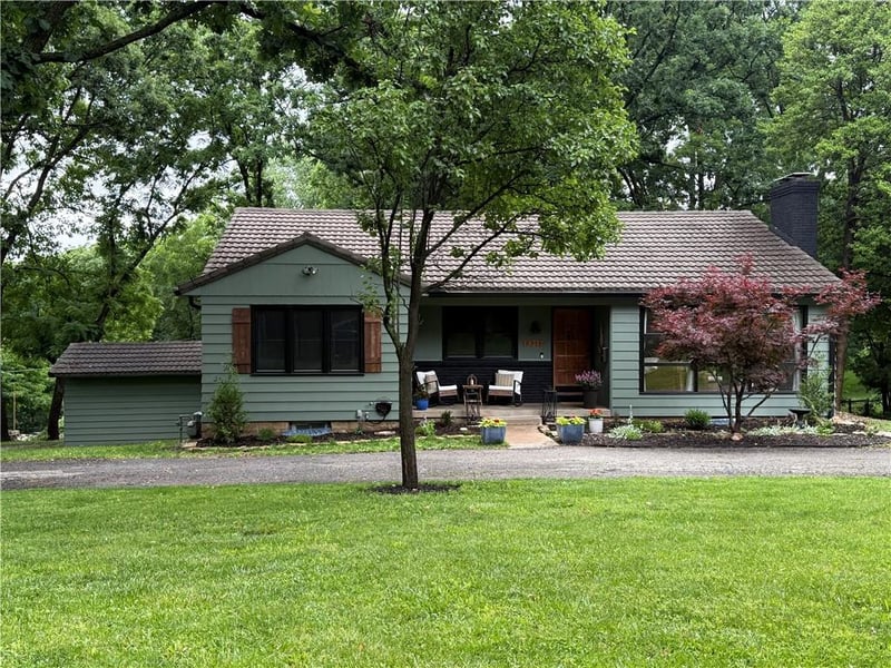 6311 Sherwood Ln, Merriam, KS 66203