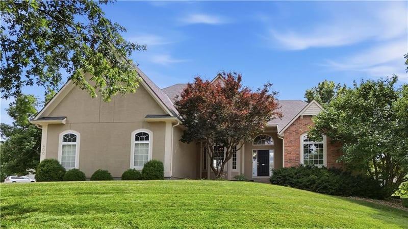 400 Bitter Creek Rd, Lee's Summit, MO 64086