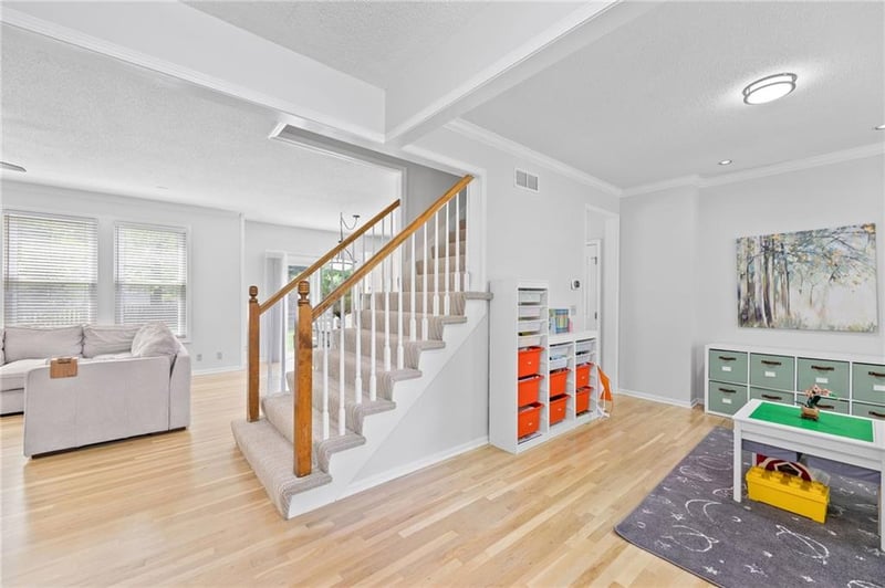 5101 158th St, Overland Park, KS 66224