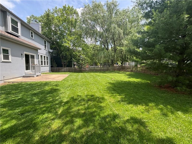 5101 158th St, Overland Park, KS 66224