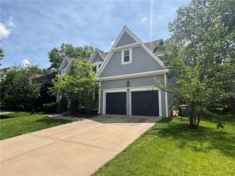 5101 158th St, Overland Park, KS 66224