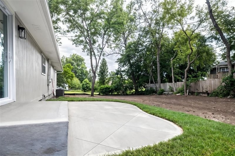 106 Baldwin St, Belton, MO 64012