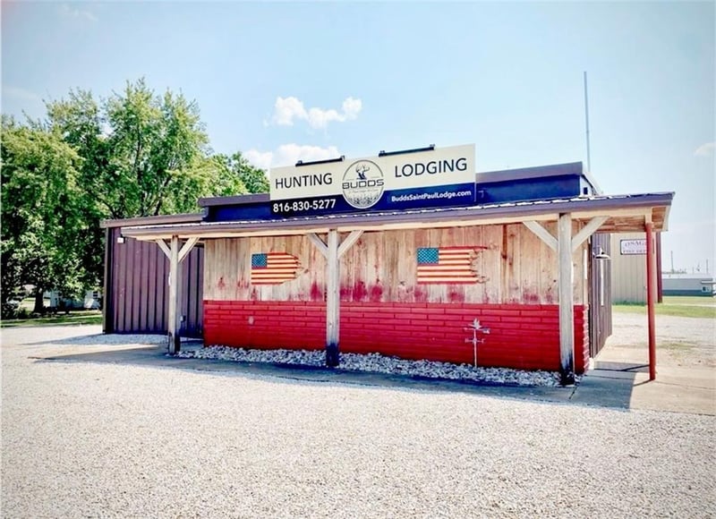 411 5th St, Mccune, KS 66753