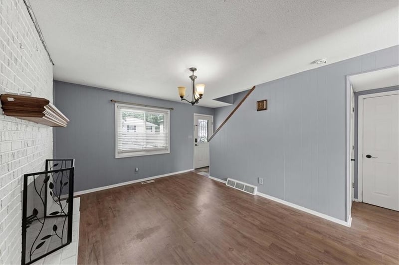 3701 NE 67th St, Gladstone, MO 64119