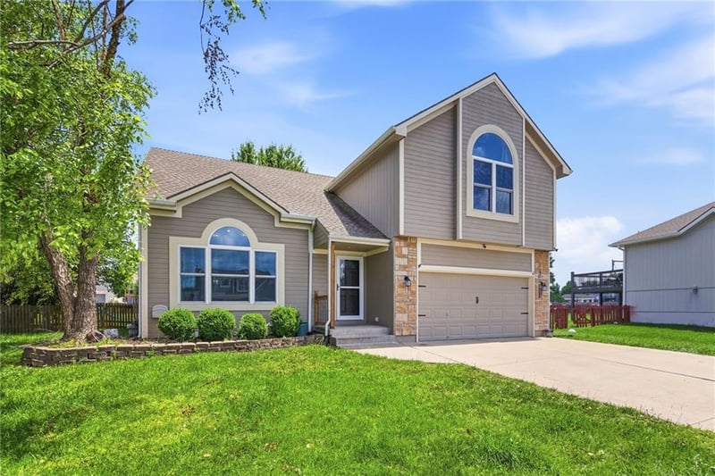 603 Mayberry Ct, Raymore, MO 64083