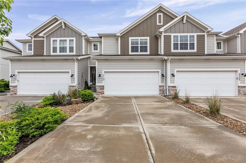 3723 Walsh Dr, Lee's Summit, MO 64082