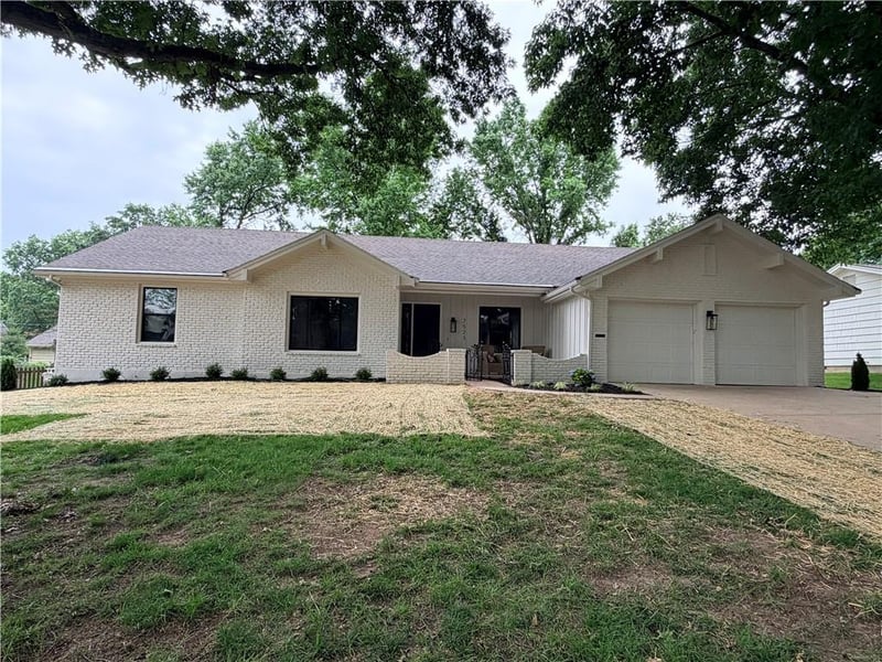 7523 98 Ter, Overland Park, KS 66212
