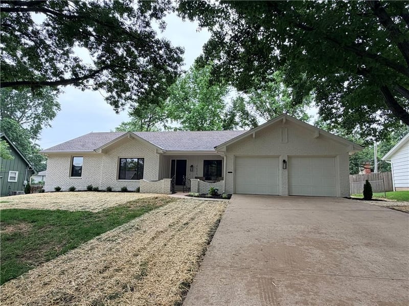 7523 98 Ter, Overland Park, KS 66212