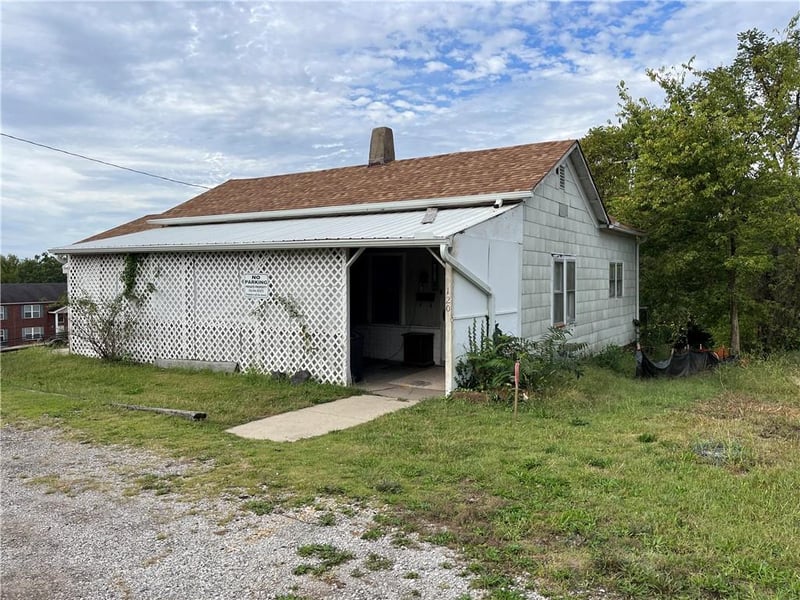 120 Main St, Warrensburg, MO 64093