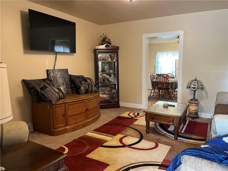 120 N Main St, Warrensburg, MO 64093