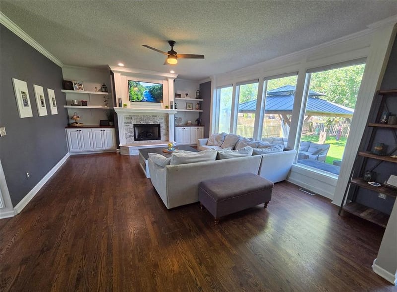 5320 Round Prairie St, Shawnee, KS 66226