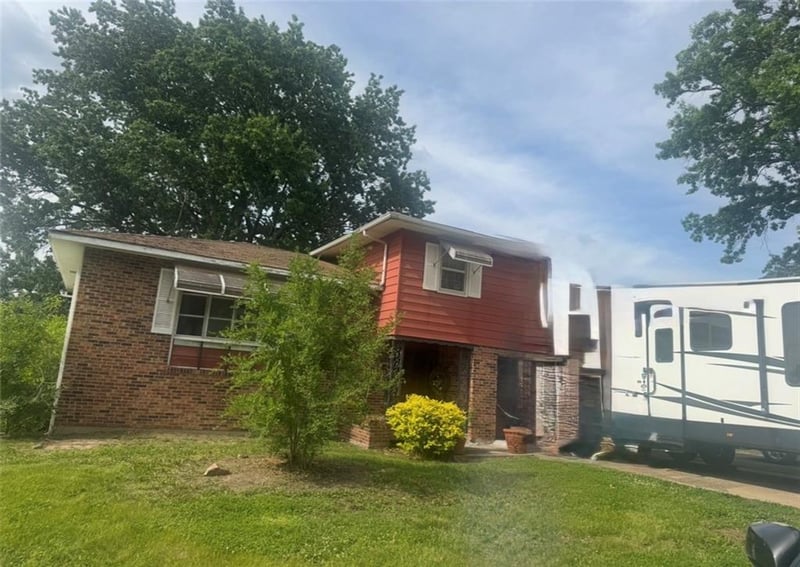 1020 Sunset Strip St, Excelsior Springs, MO 64024