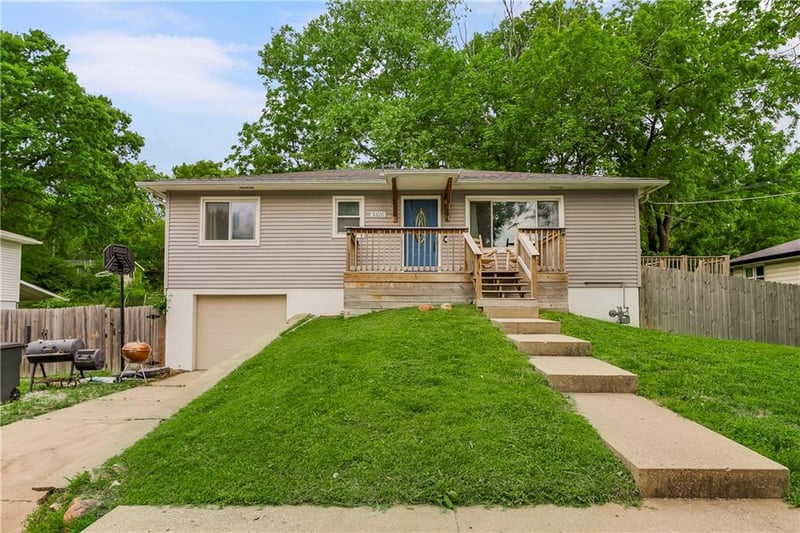 3320 66th St, Kansas City, KS 66104