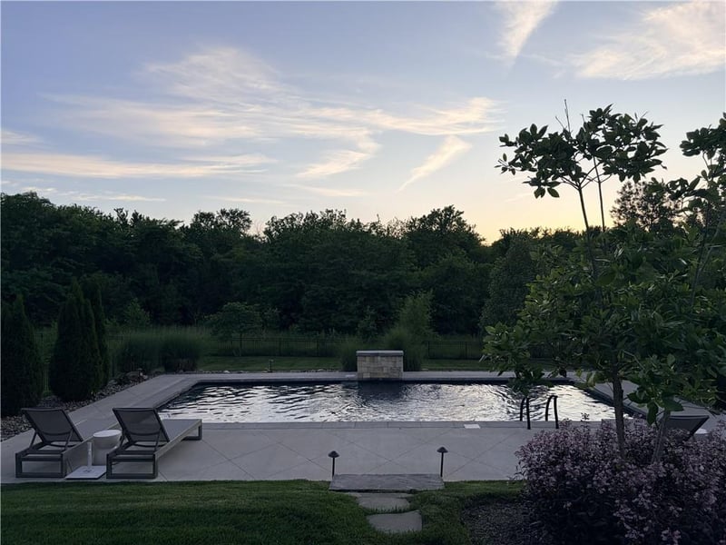 2906 Arthur Dr, Lee's Summit, MO 64082
