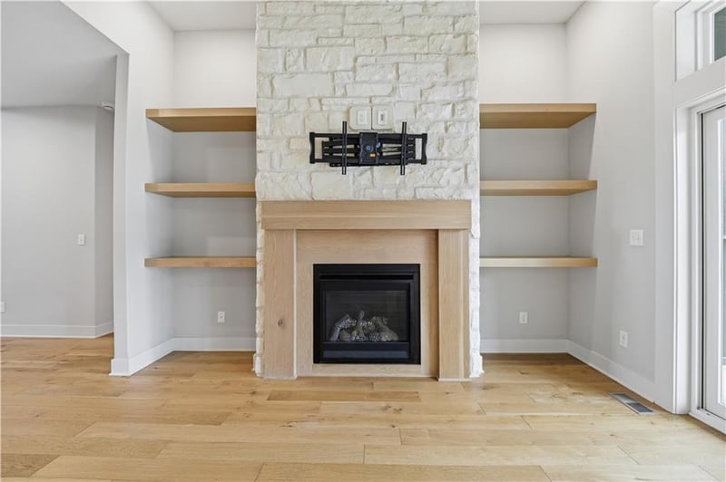 1712 27th St, Lee's Summit, MO 64082