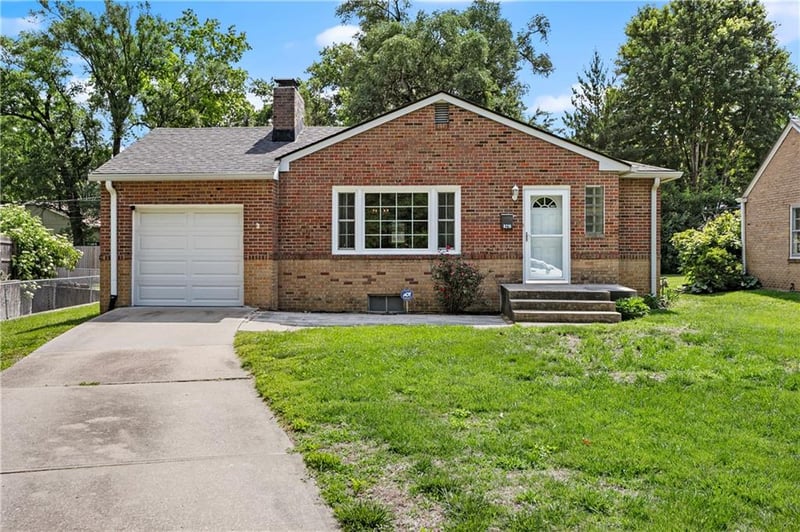 8219 Mercier St, Kansas City, MO 64114