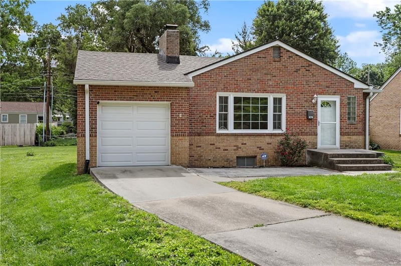 8219 Mercier St, Kansas City, MO 64114