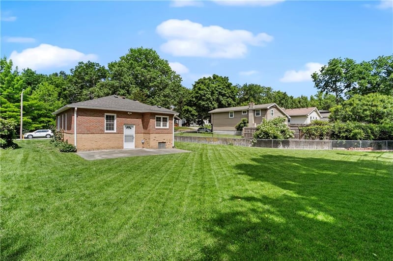 8219 Mercier St, Kansas City, MO 64114