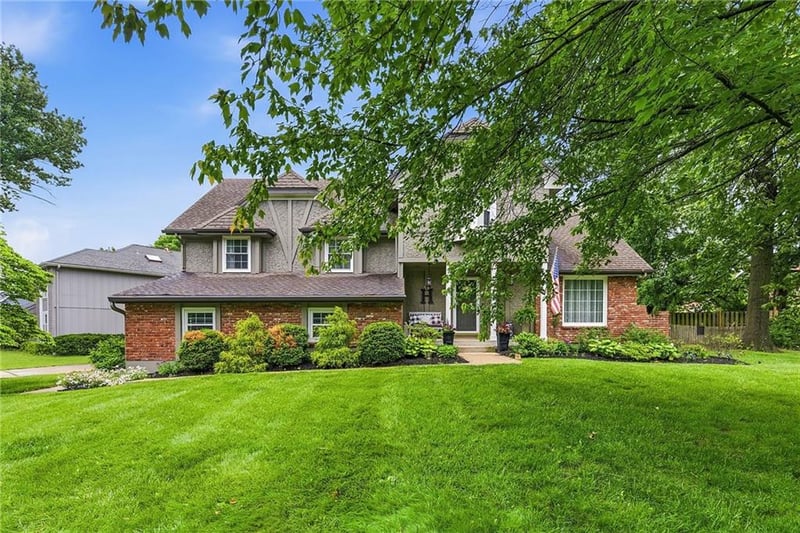2229 121st St, Leawood, KS 66209