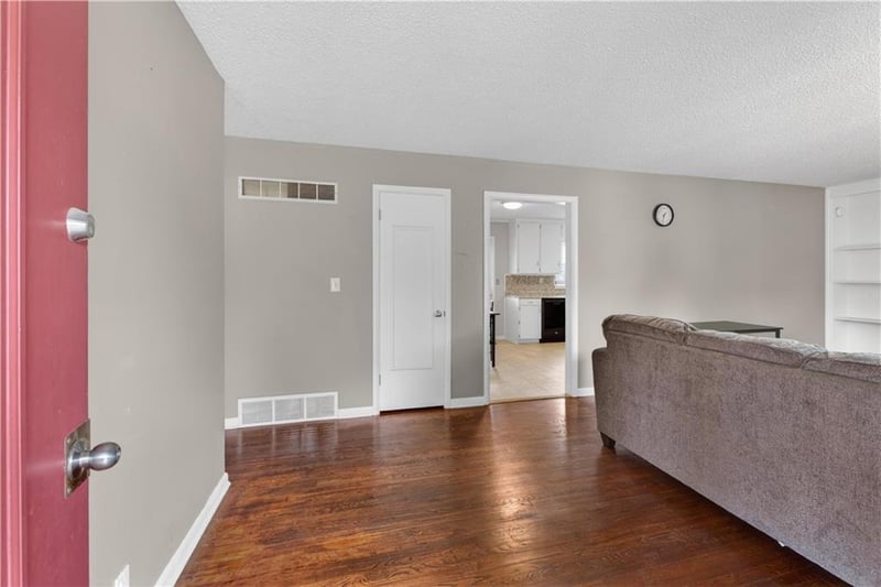 3940 Grand Ave, Kansas City, MO 64116