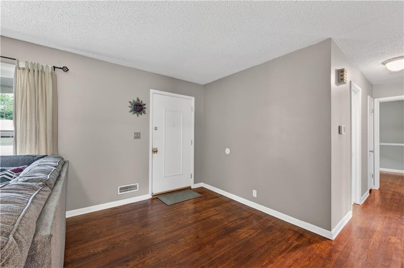 3940 Grand Ave, Kansas City, MO 64116