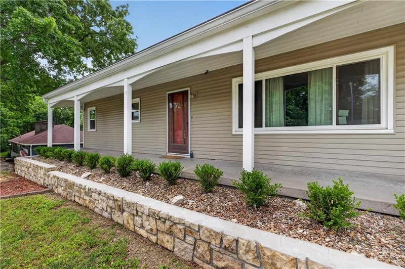 3940 Grand Ave, Kansas City, MO 64116