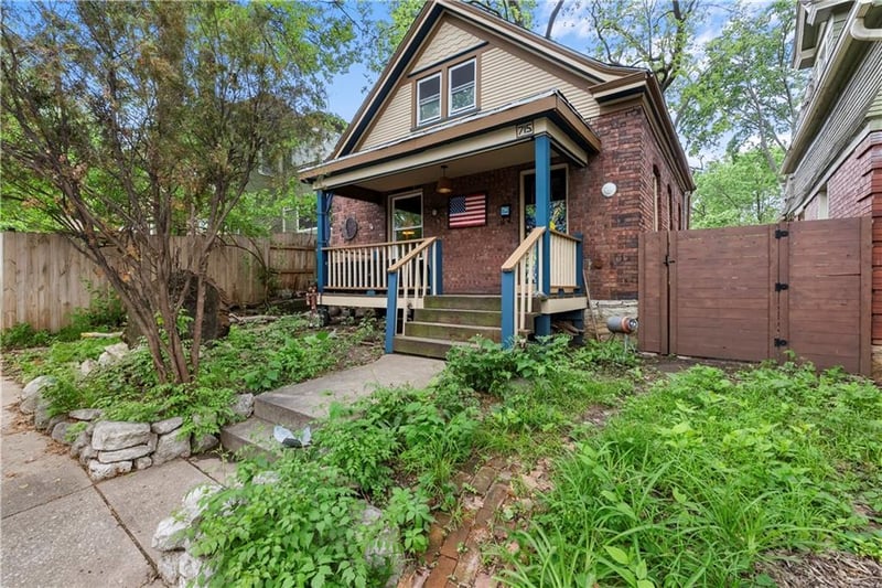 715 43rd St, Kansas City, MO 64110