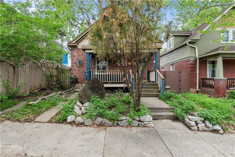 715 43rd St, Kansas City, MO 64110