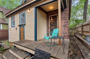 715 E 43rd St, Kansas City, MO 64110
