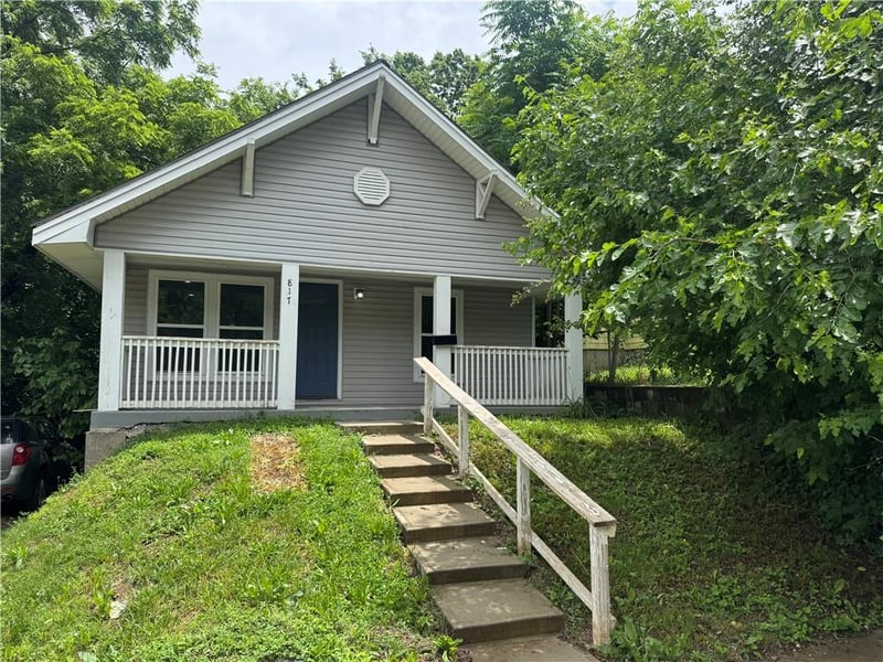817 White Ave, Kansas City, MO 64125