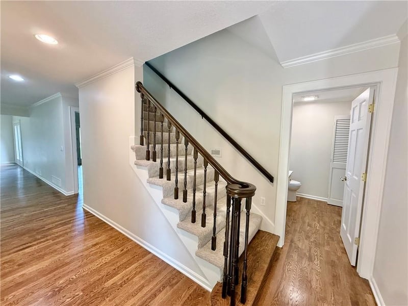 5204 112th St, Leawood, KS 66211