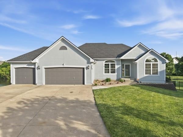329 Chelsea Ln, Lee's Summit, MO 64063