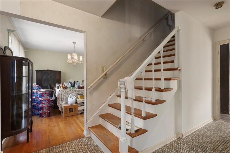 9931 Woodson Dr, Overland Park, KS 66207