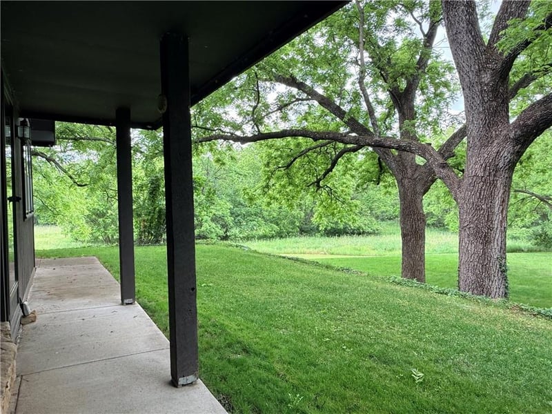467 1600 Rd, Lawrence, KS 66049