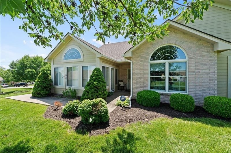 1958 139th Ter, Overland Park, KS 66224