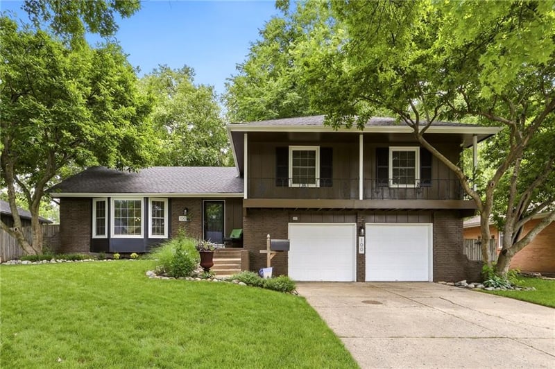 100 W 109th Ter, Kansas City, MO 64114