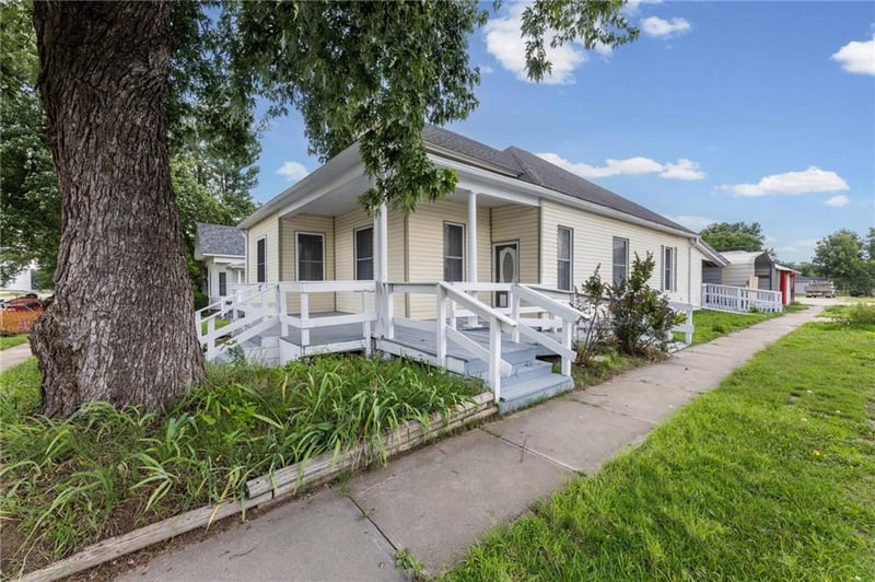 1201 Bridge St, Humboldt, KS 66748