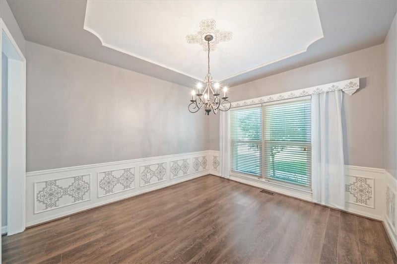 7801 Revere Dr, Kansas City, MO 64151