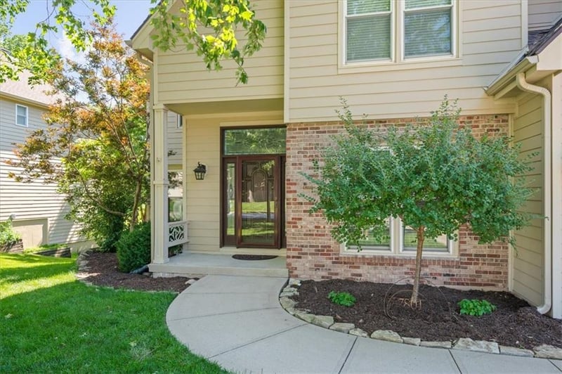 7801 Revere Dr, Kansas City, MO 64151