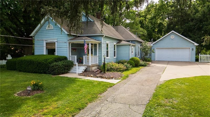 2304 Maple Ave, Leavenworth, KS 66048