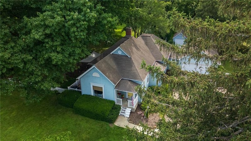 2304 Maple Ave, Leavenworth, KS 66048