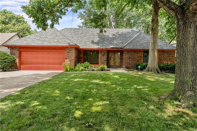 204 NW Cypress St, Lee's Summit, MO 64064