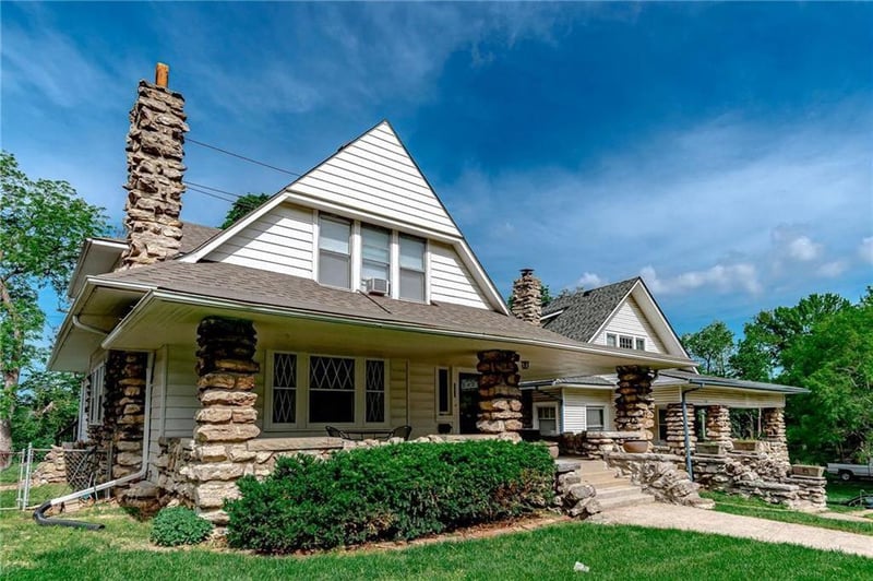 3304 Coleman Rd, Kansas City, MO 64111