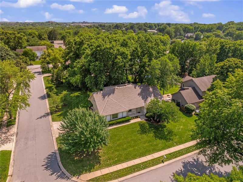 11701 W 101st St, Overland Park, KS 66214