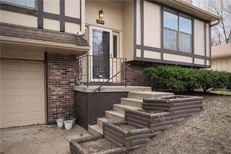 17317 E 50th Terrace Ct S, Independence, MO 64055