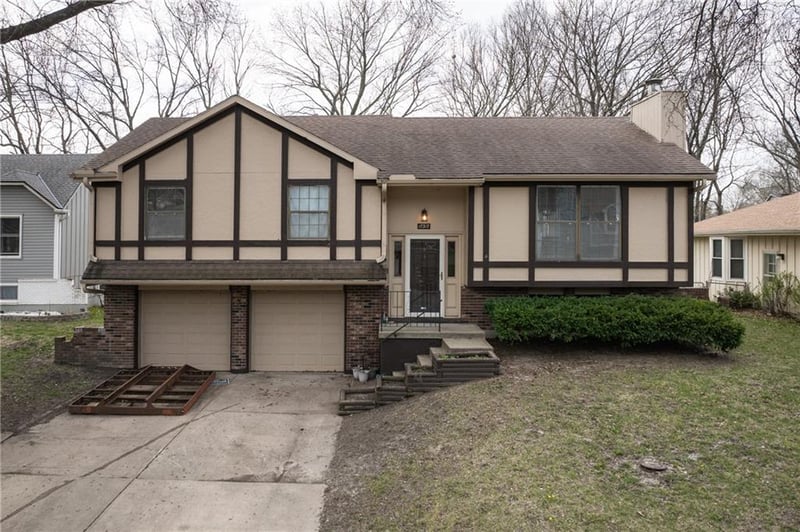 17317 E 50th Terrace Ct S, Independence, MO 64055